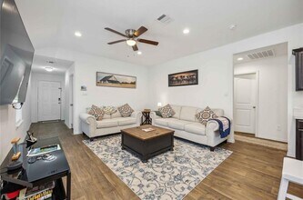 16684 Lonely Pines Dr in Conroe, TX - Building Photo - Building Photo