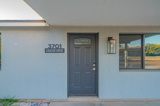 3701 E Ludlow Dr in Phoenix, AZ - Building Photo - Building Photo