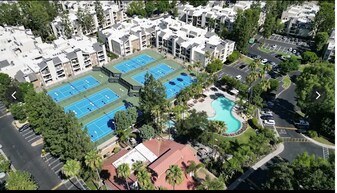 5545 Canoga Ave, Unit 218 in Woodland Hills, CA - Building Photo