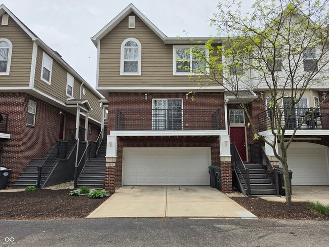 property at 1480 Royal View Ln