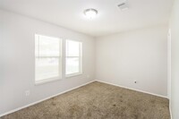 5015 Oak Briar Ln photo'