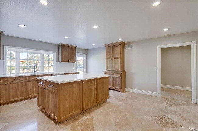 25302 Wilkes Pl in Laguna Hills, CA - Building Photo - Building Photo