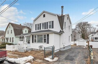 41 Spring St in Milford, CT - Building Photo