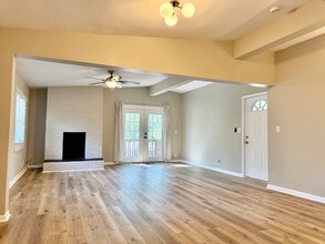 2386 Elldale Ave in Decatur, GA - Building Photo - Building Photo