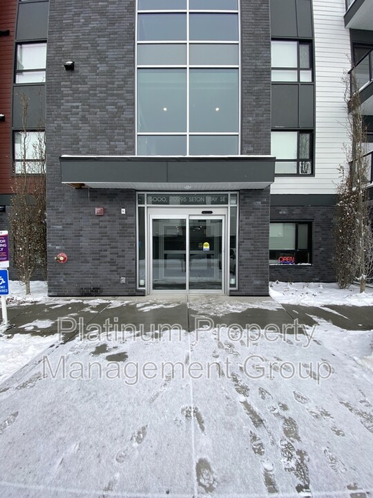 20295 Seton Way SE in Calgary, AB - Building Photo