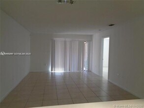2241 SW 80th Ter, Unit 2241 in Miramar, FL - Foto de edificio - Building Photo