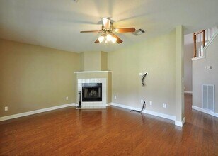 6150 Jumano Ln in Austin, TX - Foto de edificio - Building Photo