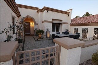 2913 Vista Butte Dr in Las Vegas, NV - Building Photo - Building Photo