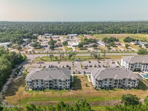 2501 Bienville Blvd in Ocean Springs, MS - Building Photo - Building Photo