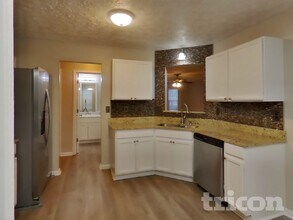 2492 Feathertree Ln in Lawrenceville, GA - Building Photo - Building Photo