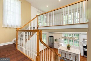 13039 Glen Mill Rd in Rockville, MD - Building Photo