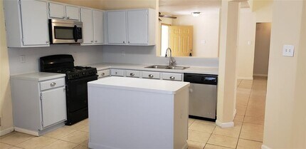 28811 Sedgefield St in Spring, TX - Building Photo - Building Photo