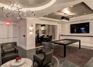 5725 Carnegie Blvd in Charlotte, NC - Building Photo - Building Photo