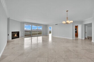 2777 Paradise, Unit 2002 in Las Vegas, NV - Foto de edificio - Building Photo