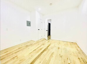 15-11 Cooper Ave in Queens, NY - Building Photo - Building Photo