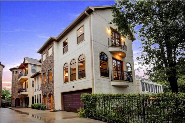 1826 Portsmouth St in Houston, TX - Building Photo - Building Photo