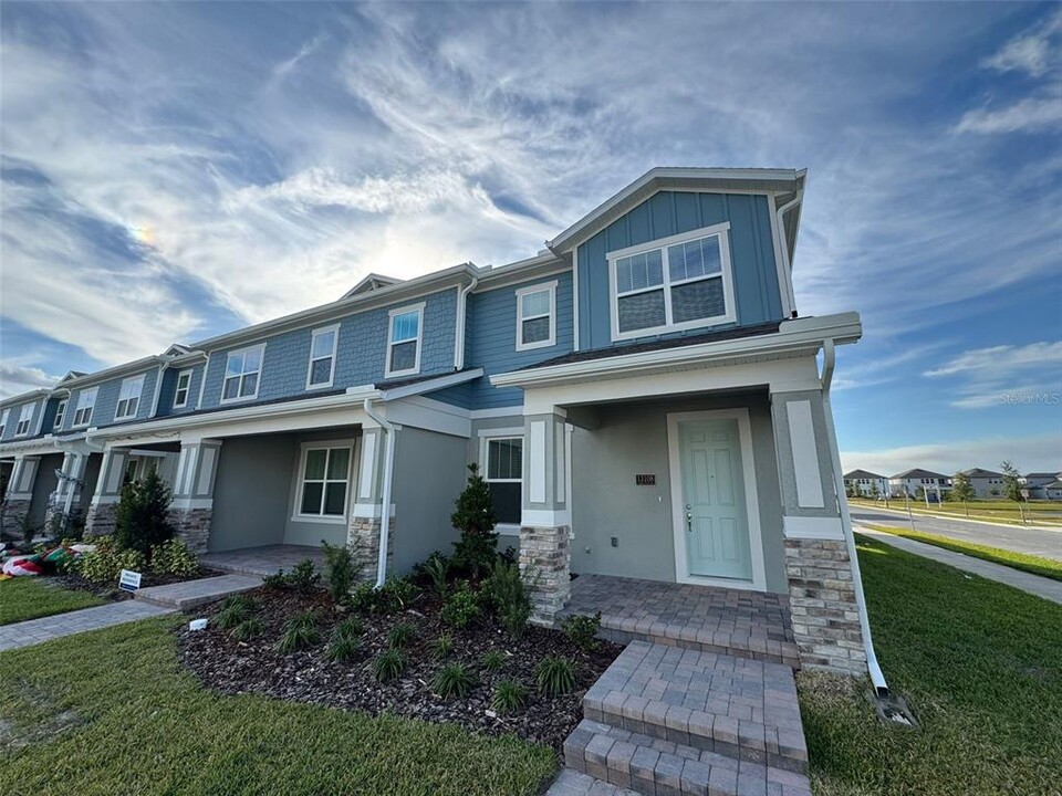 13108 Calming Breeze Wy in Winter Garden, FL - Building Photo