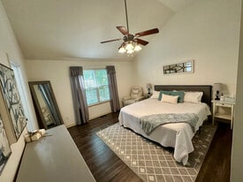 301 Spring Hollow Rd in Goodlettsville, TN - Building Photo