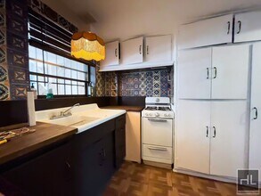 72 S 1st St, Unit 1 in Brooklyn, NY - Building Photo - Building Photo