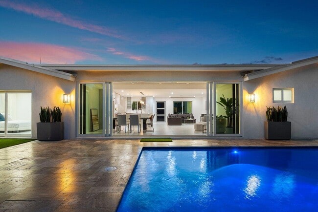 902 SW 27th Pl in Boynton Beach, FL - Building Photo - Building Photo