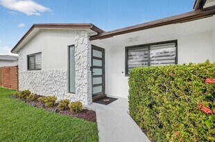 407 SE 5th St in Dania Beach, FL - Building Photo