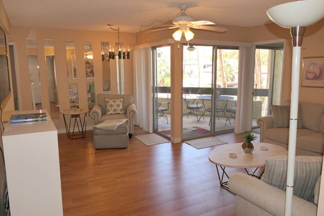1492 S Camino Real in Palm Springs, CA - Building Photo - Building Photo