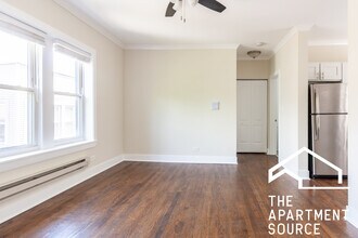 648 W Roscoe St in Chicago, IL - Building Photo - Building Photo