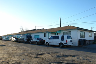 1150 E Laurel Dr in Salinas, CA - Building Photo - Building Photo