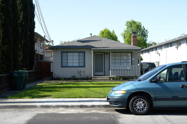 1694 Kentfield Ave in Redwood City, CA - Building Photo - Building Photo