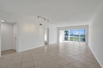 169 Atlantis Blvd in Atlantis, FL - Building Photo - Building Photo