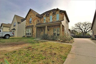 104 Richards St in College Station, TX - Building Photo