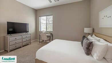 402 W Lincoln St, Unit 118 in Phoenix, AZ - Foto de edificio - Building Photo