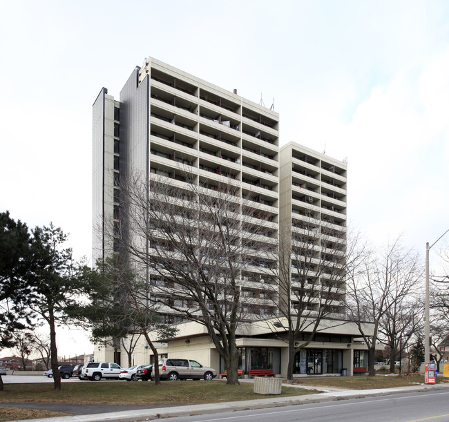 Edwards Manor in Toronto, ON - Building Photo - Building Photo