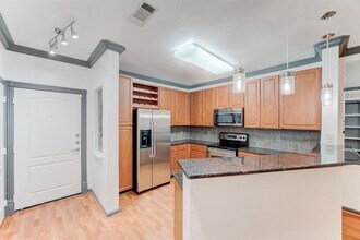 1711 Old Spanish Trl, Unit 110 in Houston, TX - Building Photo - Building Photo