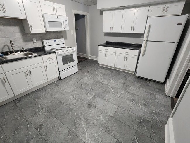 109 S Easton Rd, Unit Unit 4 in Glenside, PA - Foto de edificio - Building Photo