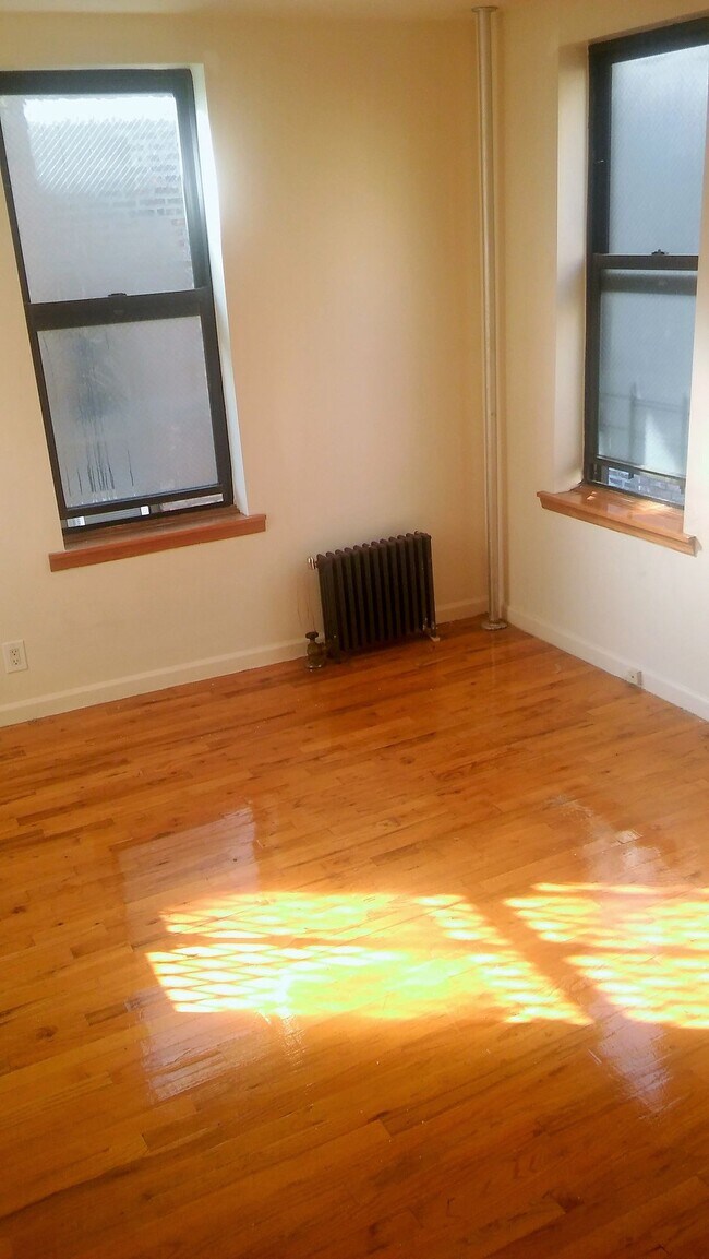55 Ellwood St Apartments and Nearby New York Apartments For Rent New