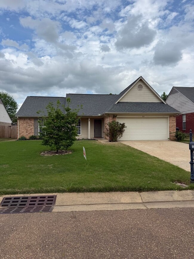 property at 722 Northwood West Cove