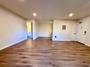 415 Ignacio Blvd in Novato, CA - Building Photo - Building Photo