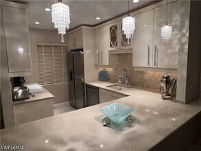 1666 Osprey Ave in Naples, FL - Building Photo - Building Photo