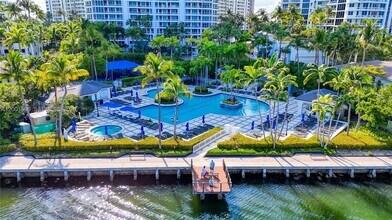 21050 Point Pl in Aventura, FL - Foto de edificio - Building Photo