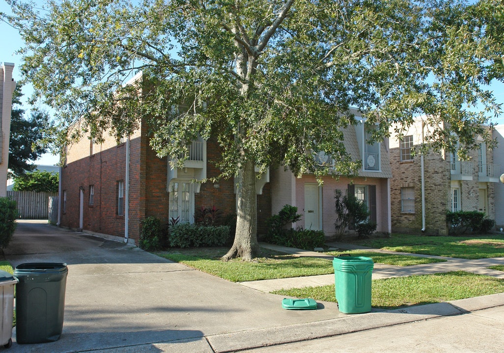 4040 Georgetown Dr in Metairie, LA - Building Photo