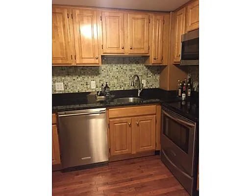 165 Quincy Shore Dr in Quincy, MA - Building Photo