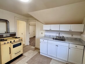 58 New Litchfield St in Torrington, CT - Building Photo - Building Photo