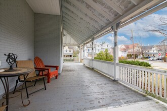 45 S Wyoming Ave, Unit 2 in Ardmore, PA - Foto de edificio - Building Photo