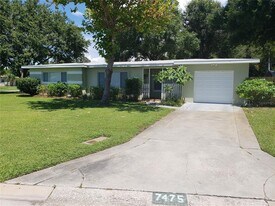 7475 19th Ave N in St. Petersburg, FL - Building Photo
