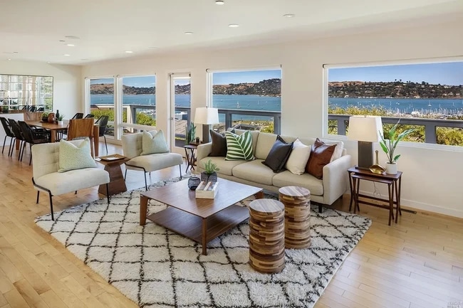 118 Cazneau Ave in Sausalito, CA - Foto de edificio - Building Photo