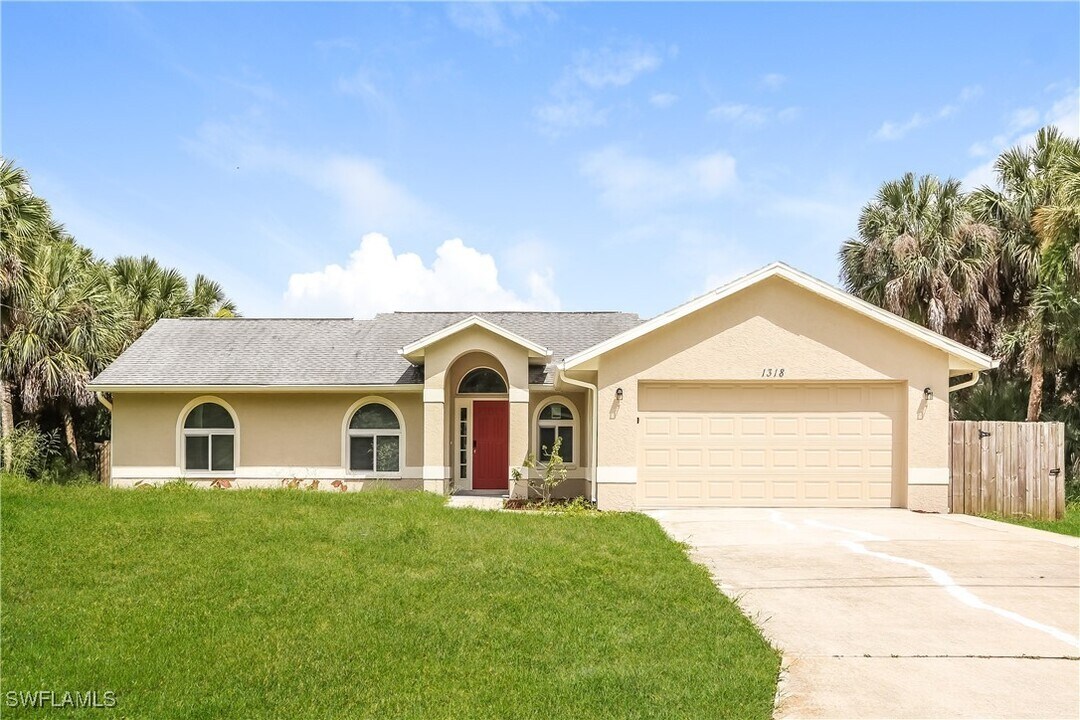 1318 Kirkwood St in North Port, FL - Building Photo