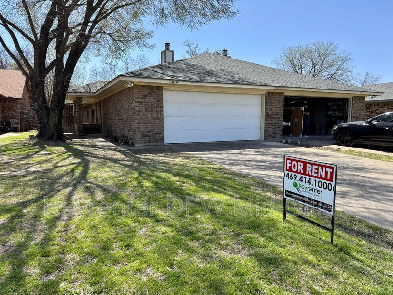 1014 Vera Ct in Irving, TX - Building Photo