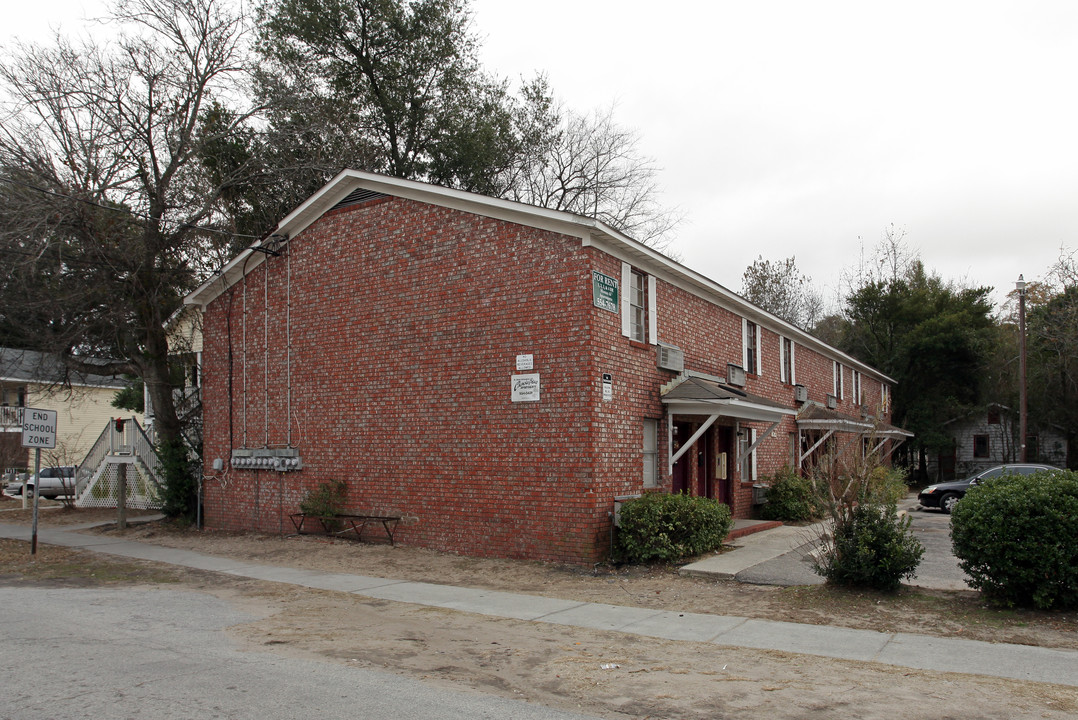 1907 Success St in North Charleston, SC - Building Photo