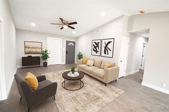 1114 W Northgate Dr in Irving, TX - Building Photo - Building Photo